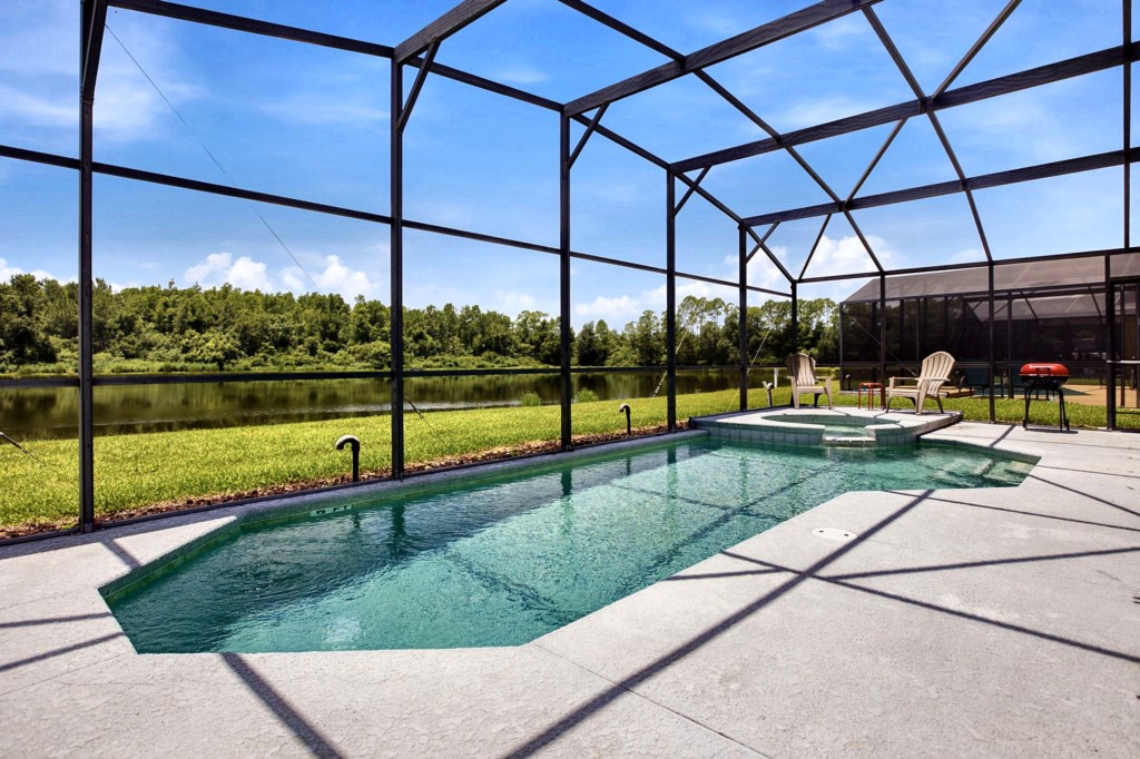 01-pool-lake-view