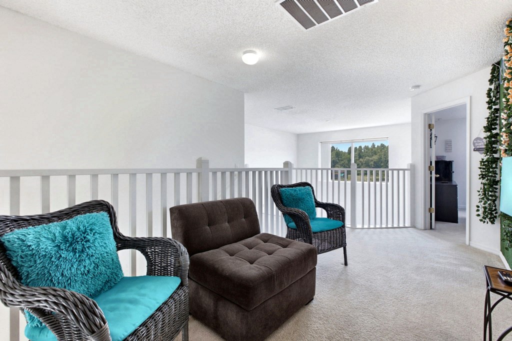 23-upstairs-loft
