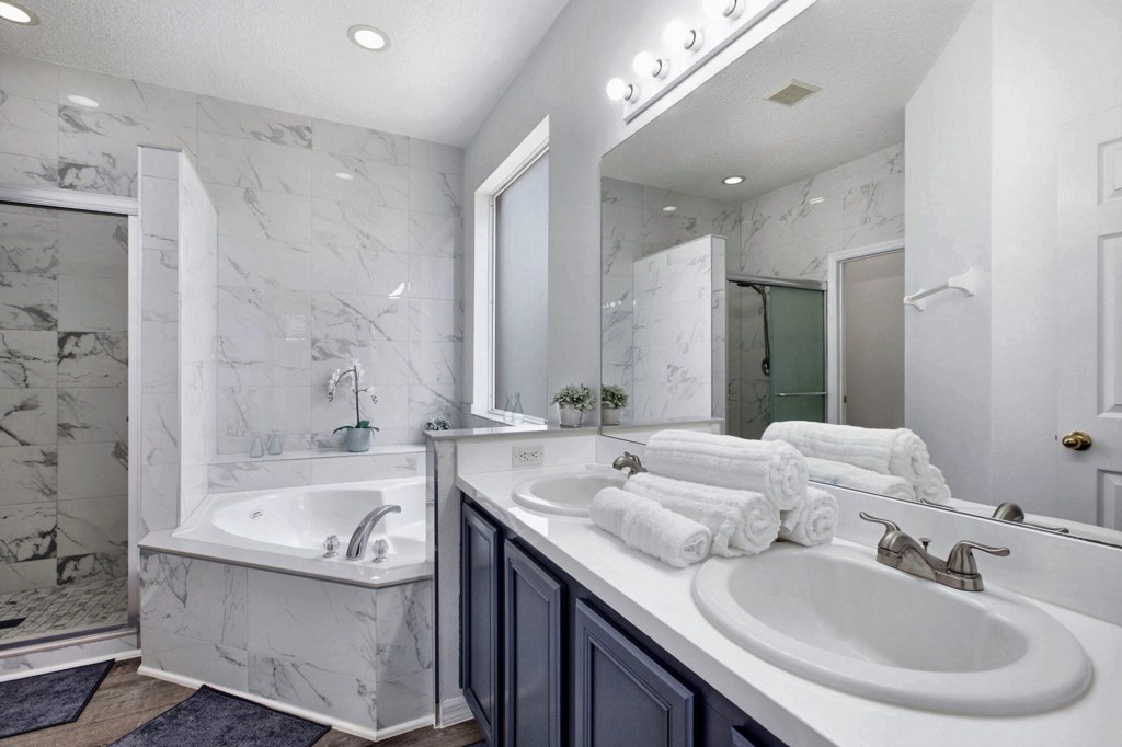 29-master-bathroom-2