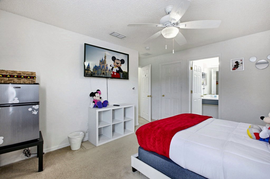 30-bedroom-mickey-2