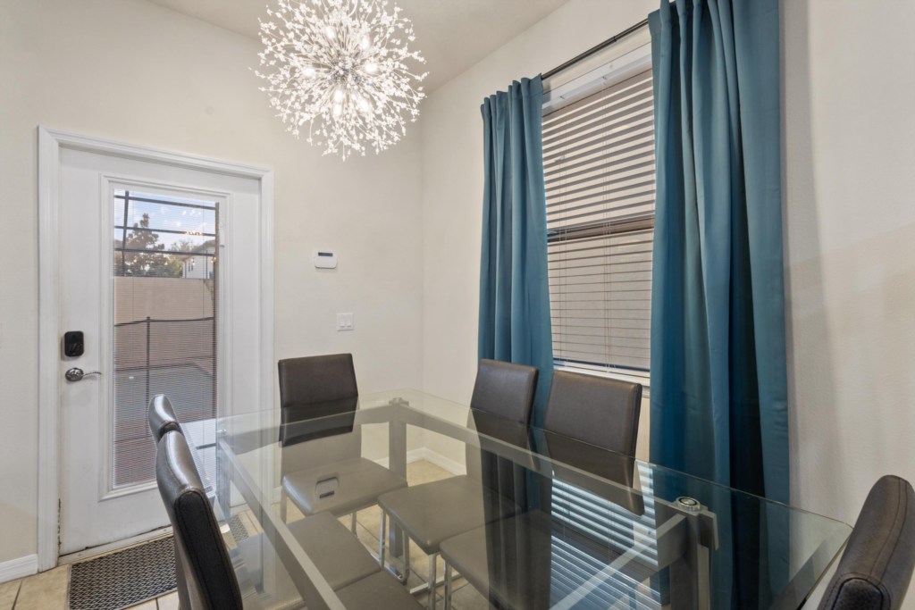 12-9039RhodesSt-123000x2000