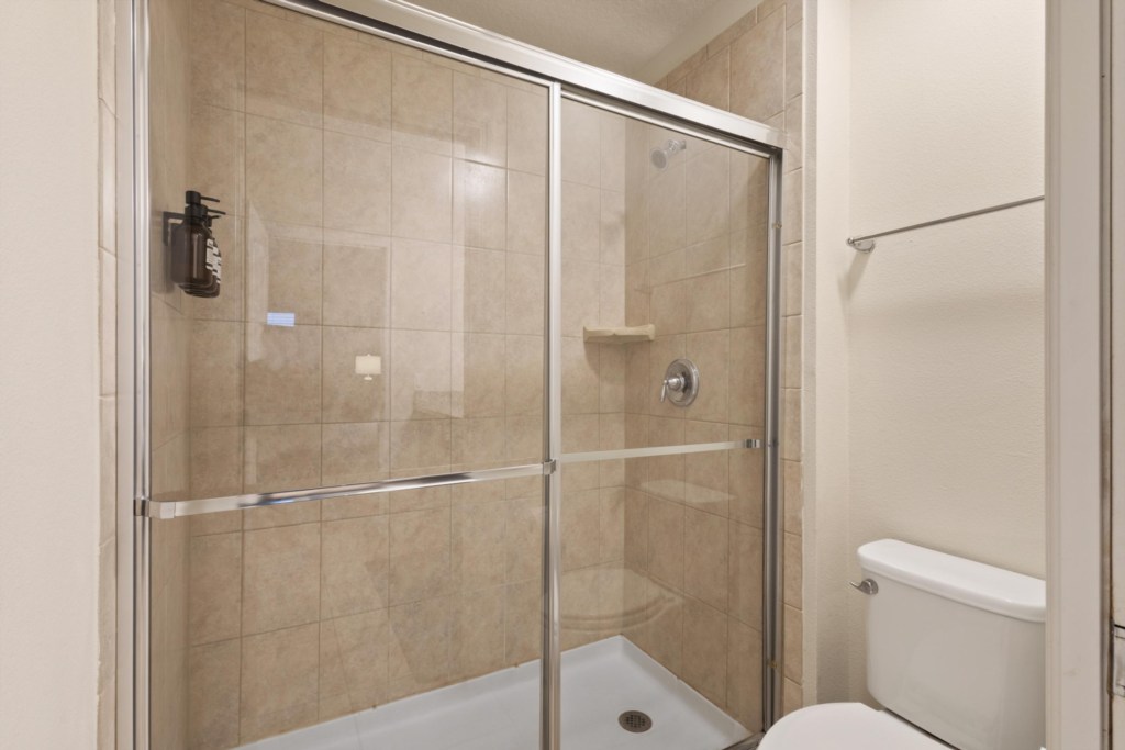 17-9039RhodesSt-173000x2000