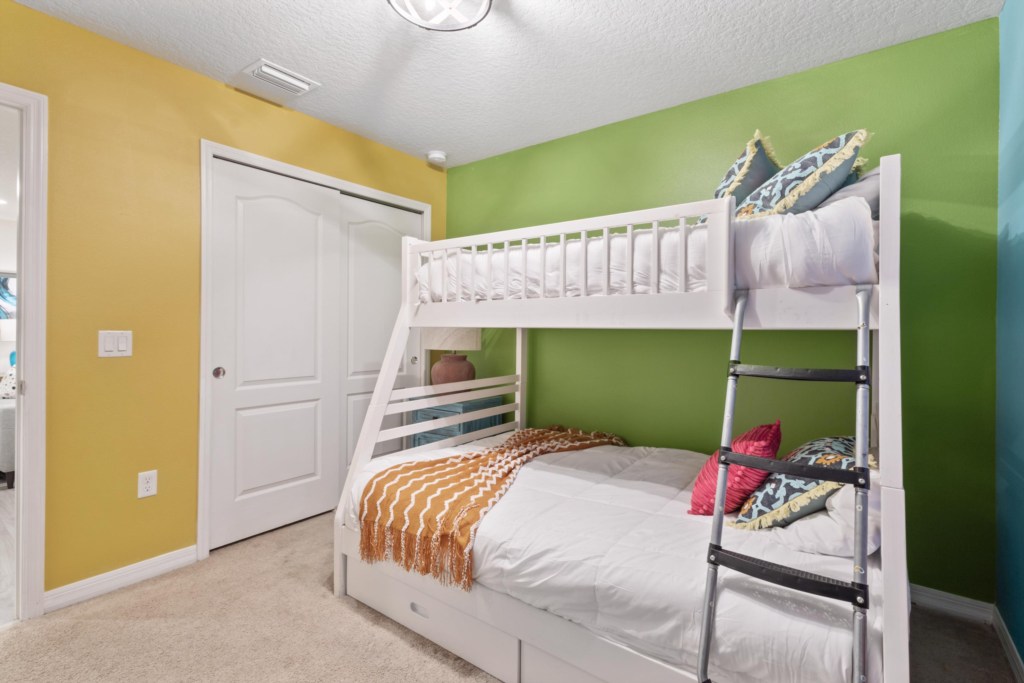 28-9039RhodesSt-283000x2000