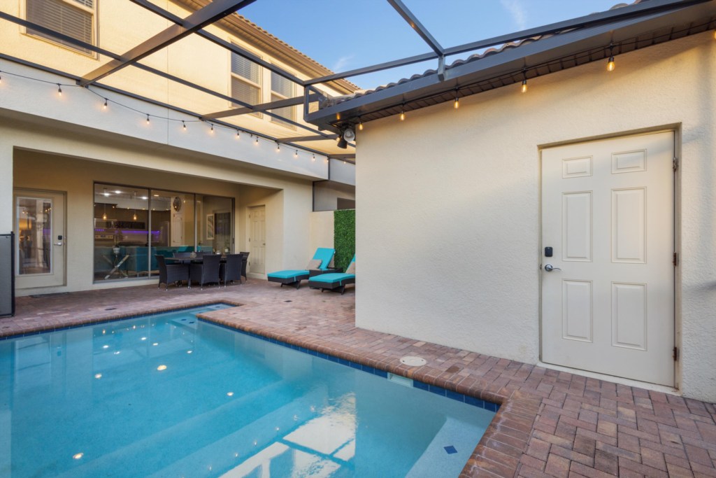 41-9039RhodesSt-413000x2000