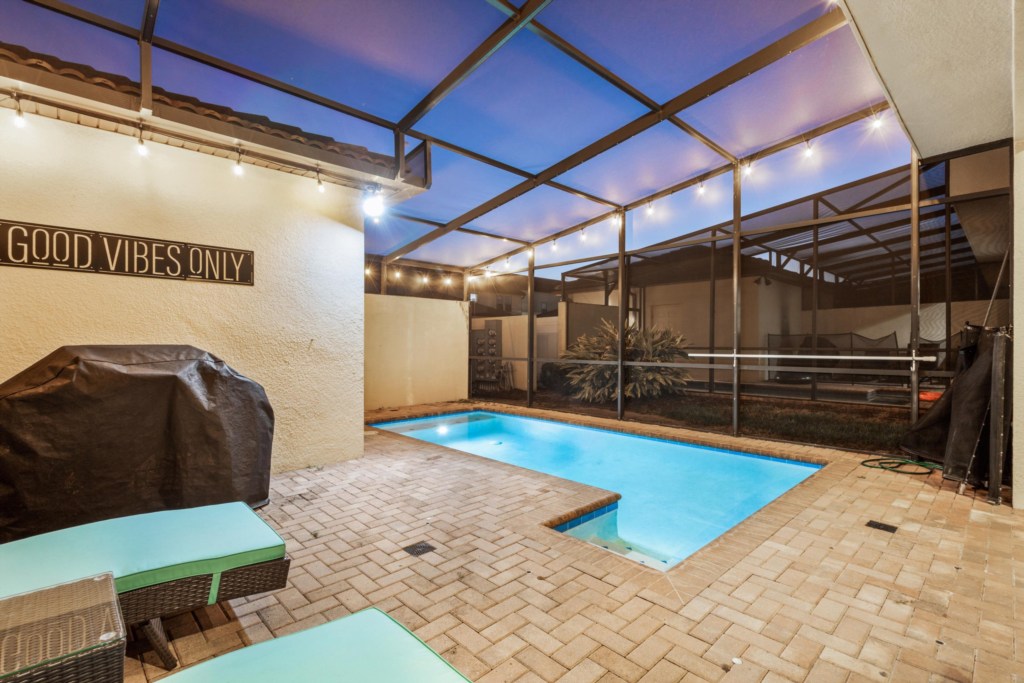 42-9039RhodesSt-503000x2000