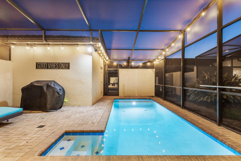 43-9039RhodesSt-513000x2000