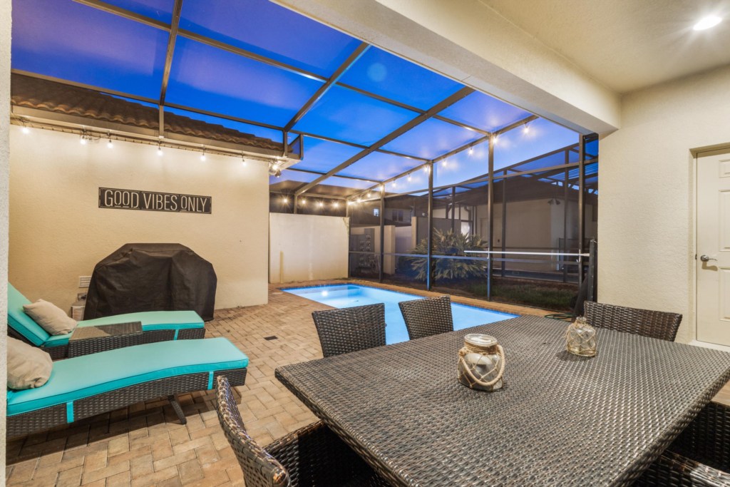 44-9039RhodesSt-523000x2000