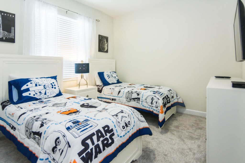 Star Wars Twin Bedroom 1.jpg