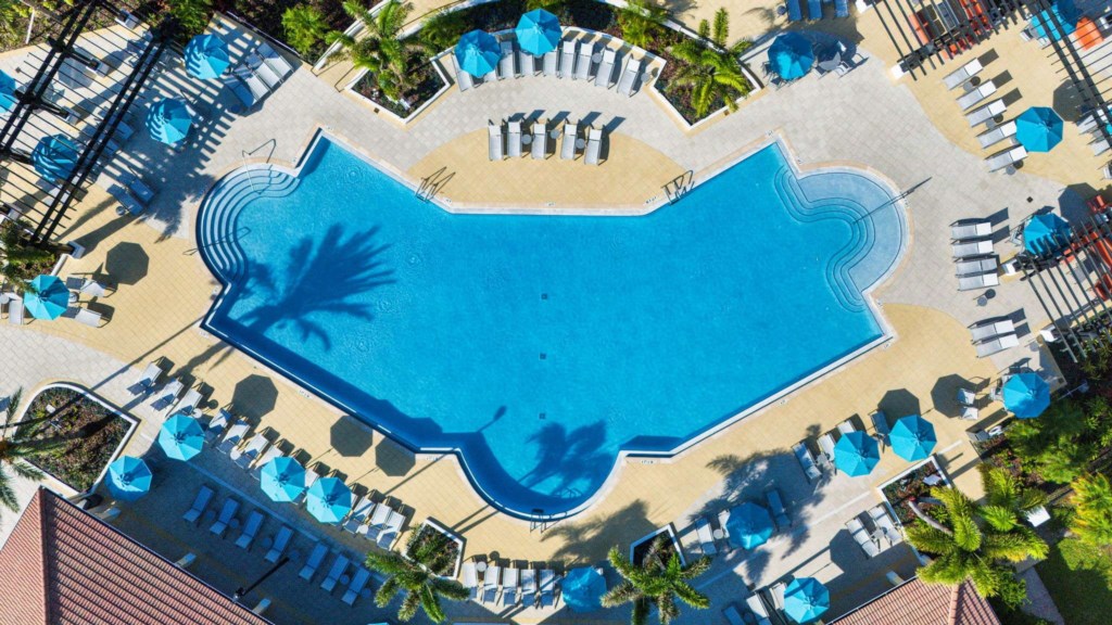 clubhouse-pool