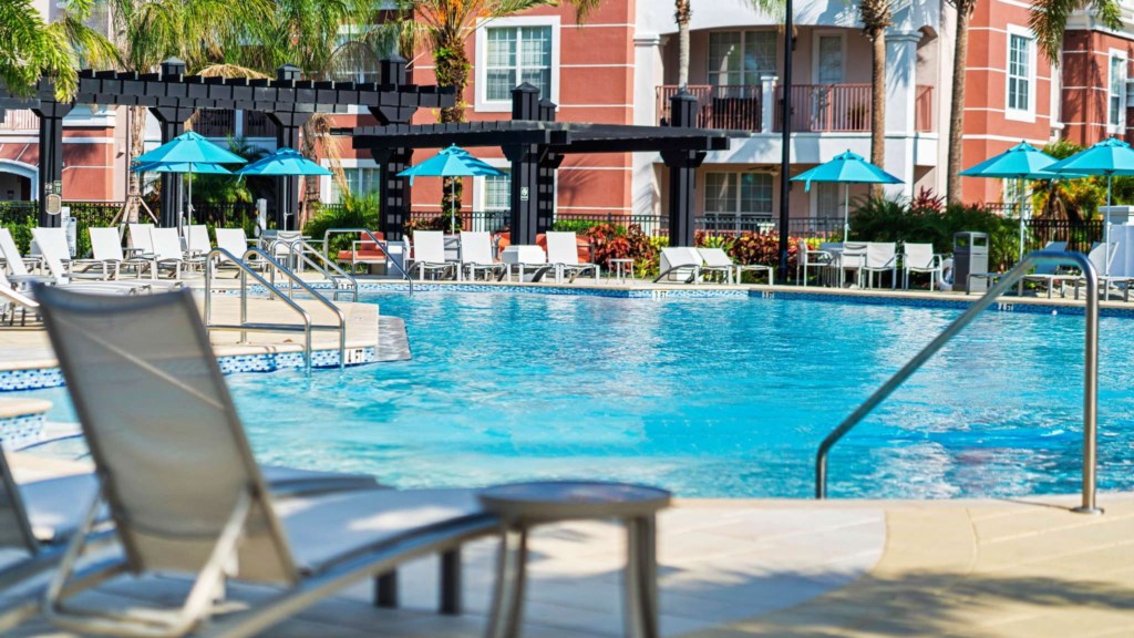 pool-lanai