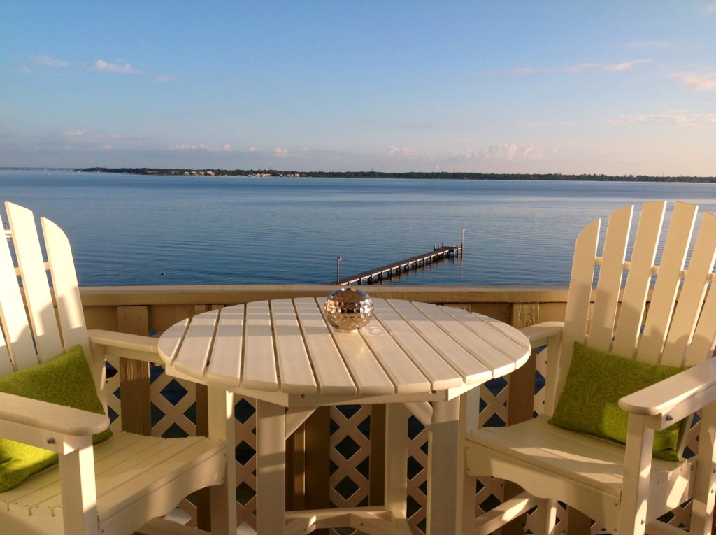 Upscale Condo right on the Bay-Relax, Relax -BWE10