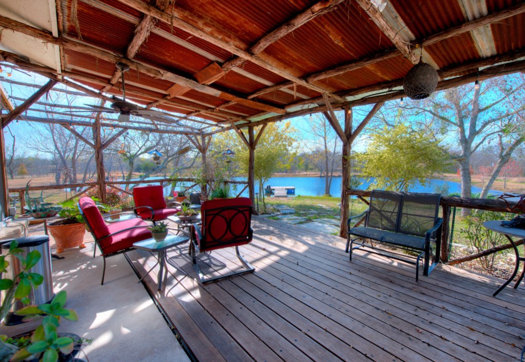 Welcome to Mesquite Creek Farmhouse!  'Amazing place! Great outdoor views! Highly recommend!' - Reivew Alexander