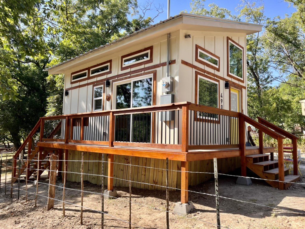 Tiny home vibes - a perfect getaway.  Just a short walk from Guadalupe River!