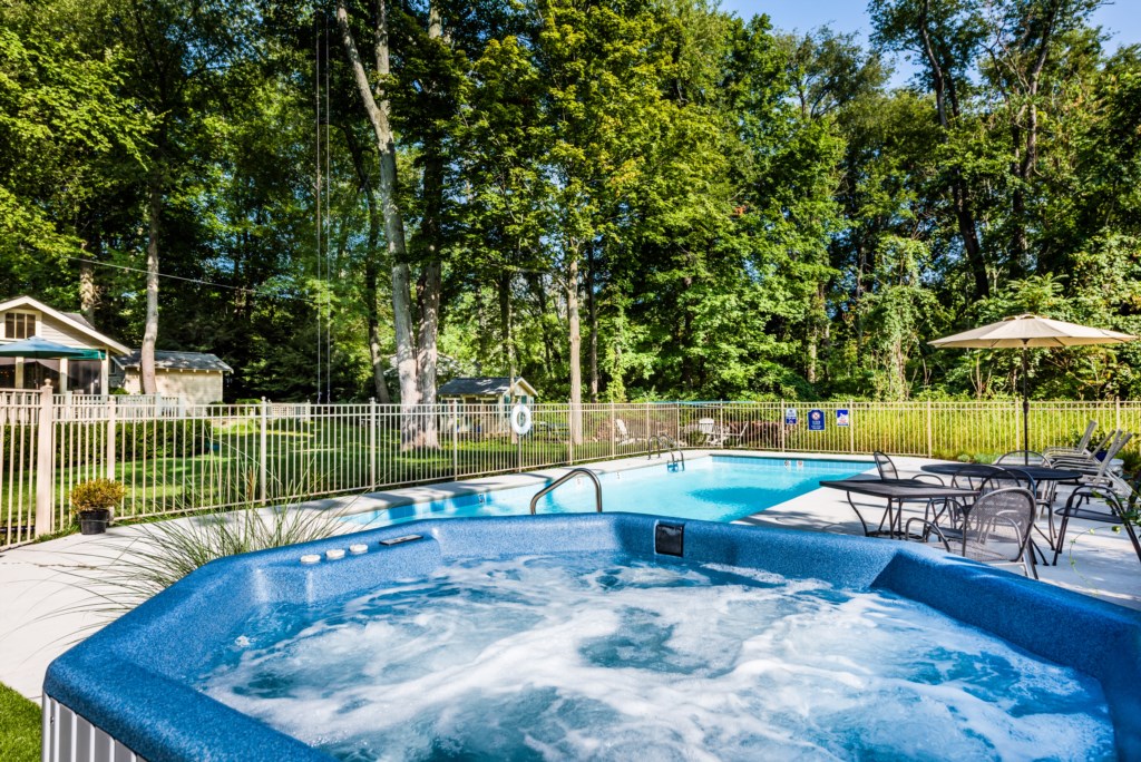 Big private hot tub as well! (open April 1st-January 1st)