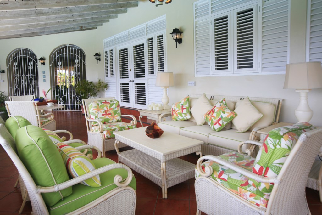 Covered verandah lounge