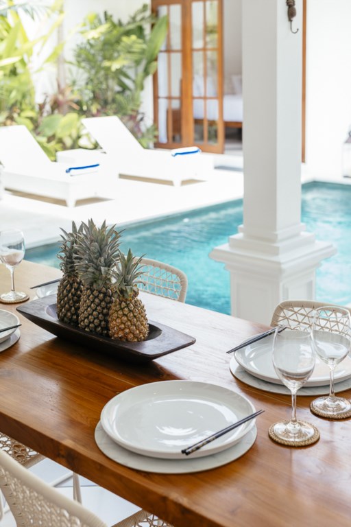 Dining area 2 oversee swimming pool.jpg