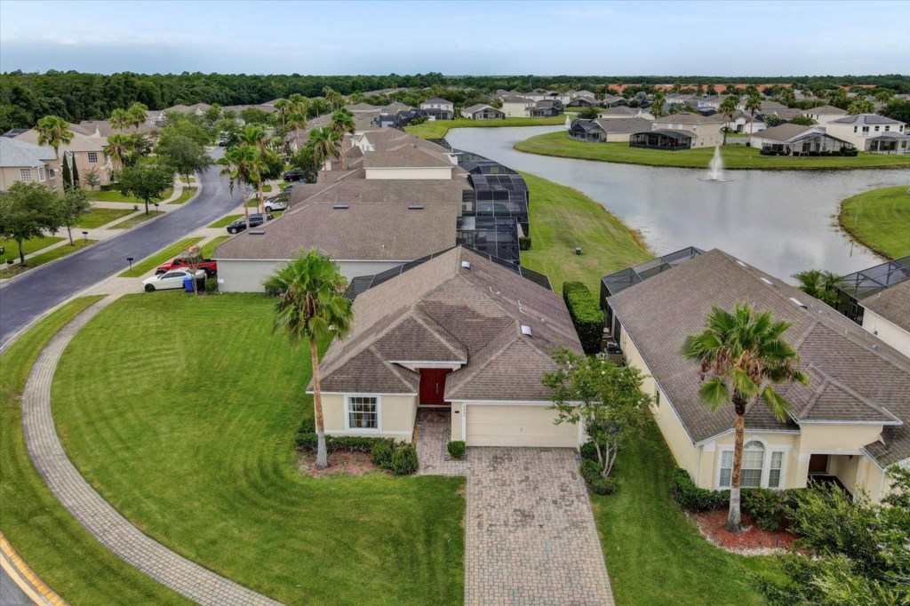 4695 Cumbrian Lakes Drive (23).jpg