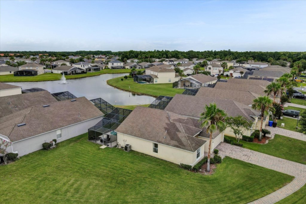 4695 Cumbrian Lakes Drive (24).jpg