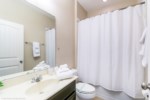 4175OaktreeDrive-19