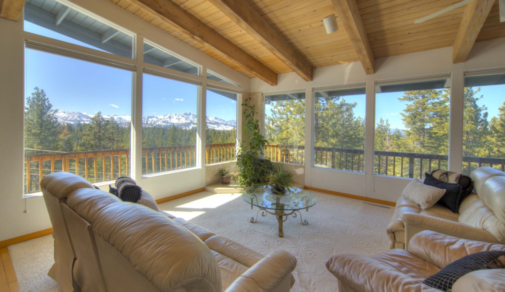 Living Room - enjoy expansive views!