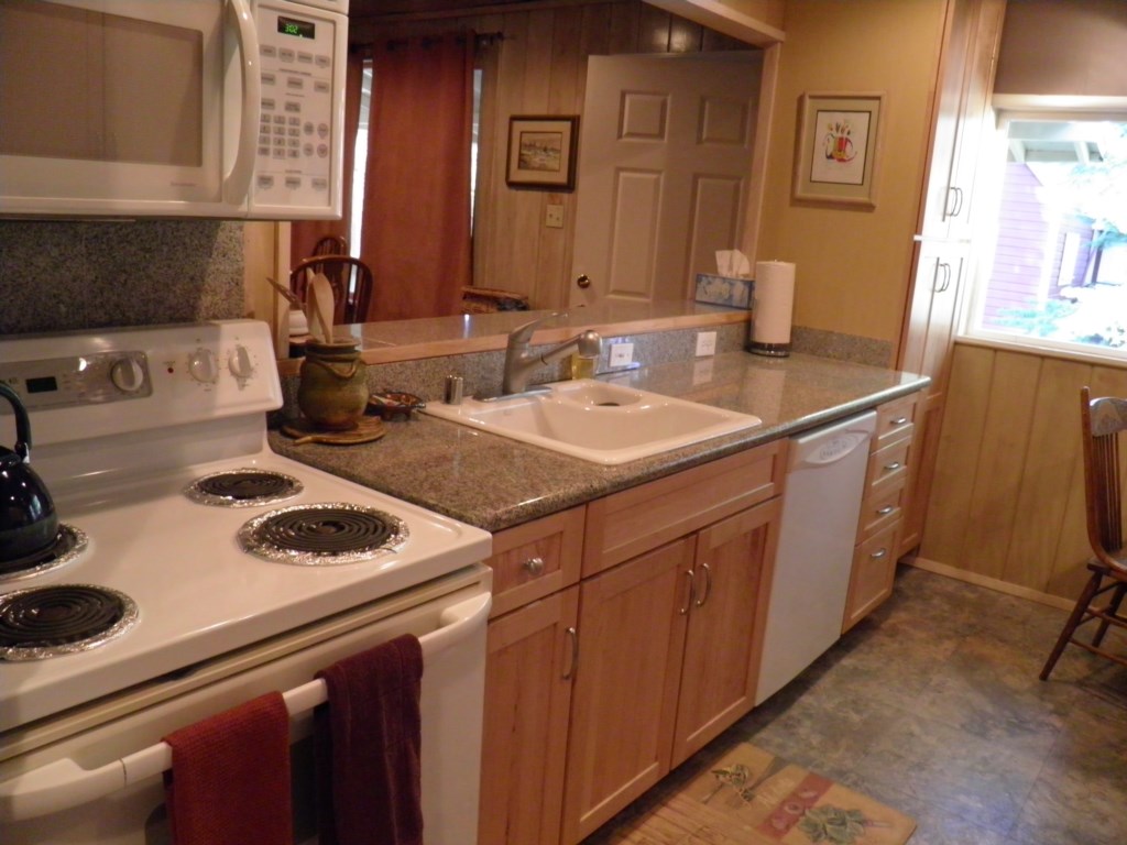 Maple Cabinets and Granite Counters
