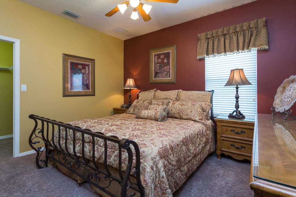 Lovely downstairs king master suite 2 bedroom