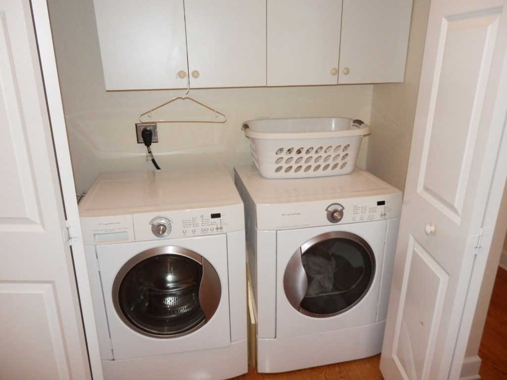 laundry room.jpg