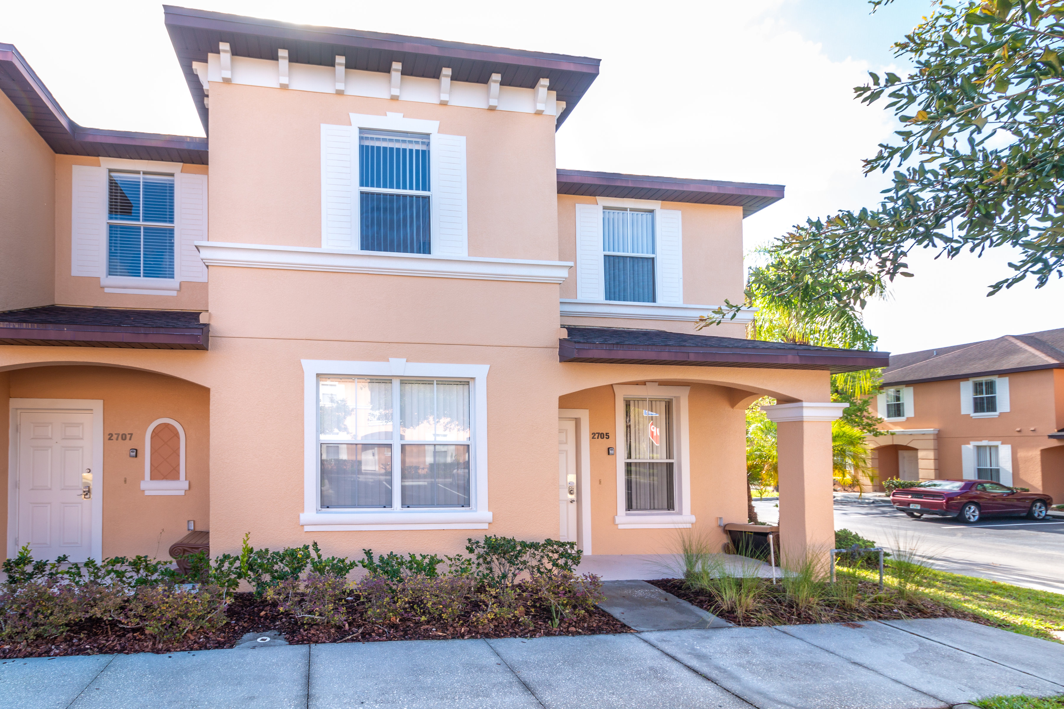 Spacious Regal Oaks Retreat - Steps to the Pool