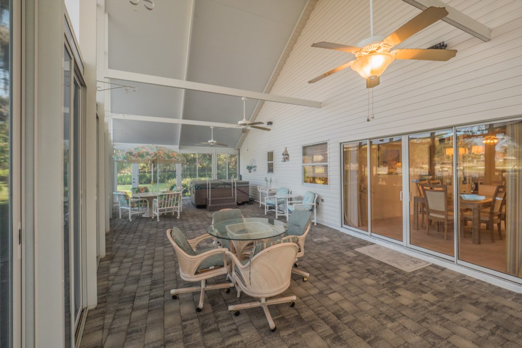 Screened Side Patio - Spa NOT included