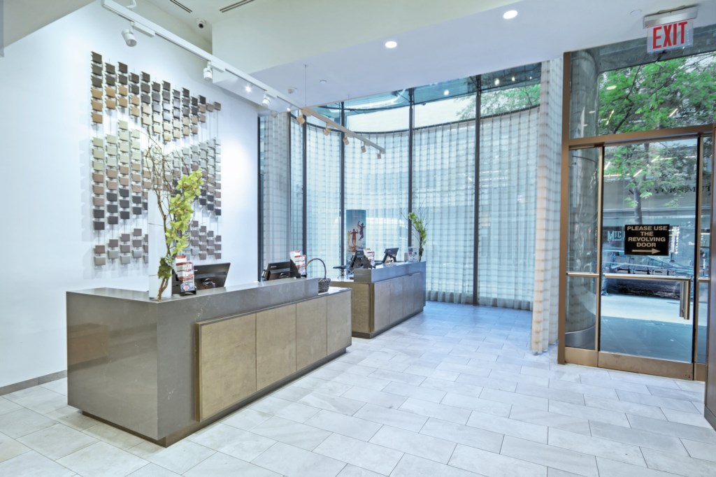 NY45_lobby_001A48_S.jpg