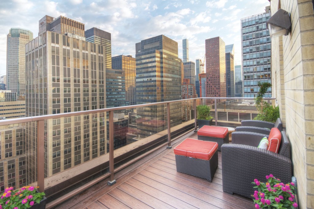 NY45_patio_00663_S.jpg