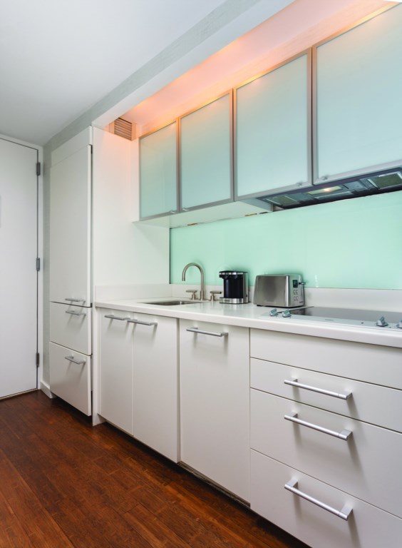 Renovated_Studio_Suite_Kitchen_S.jpg