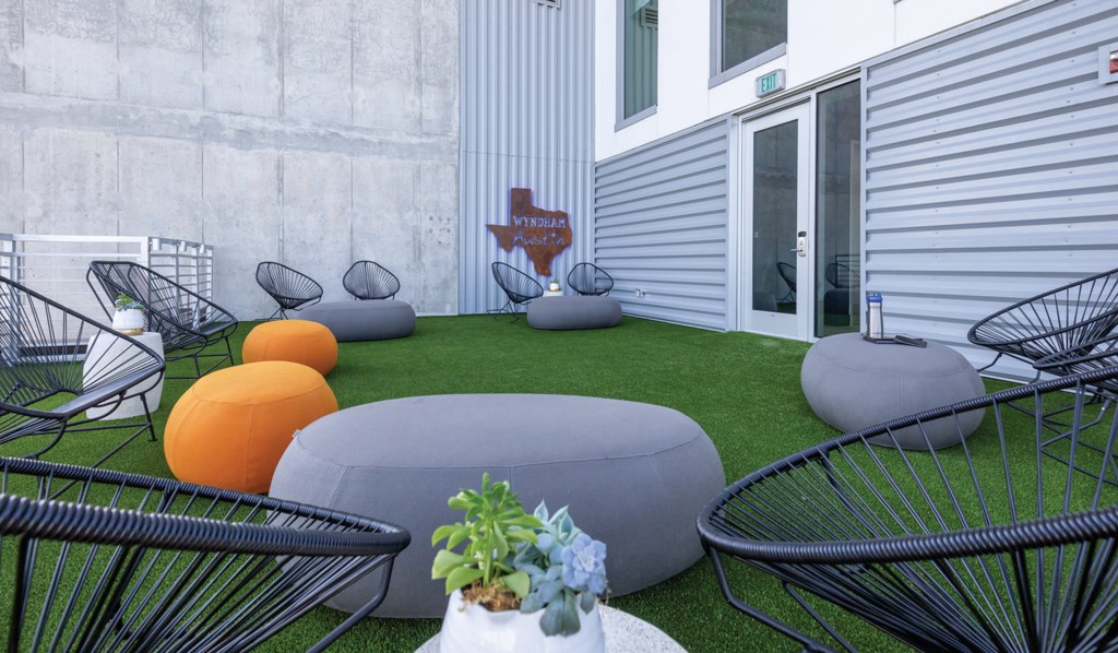 24 austin_backyard_s.jpg