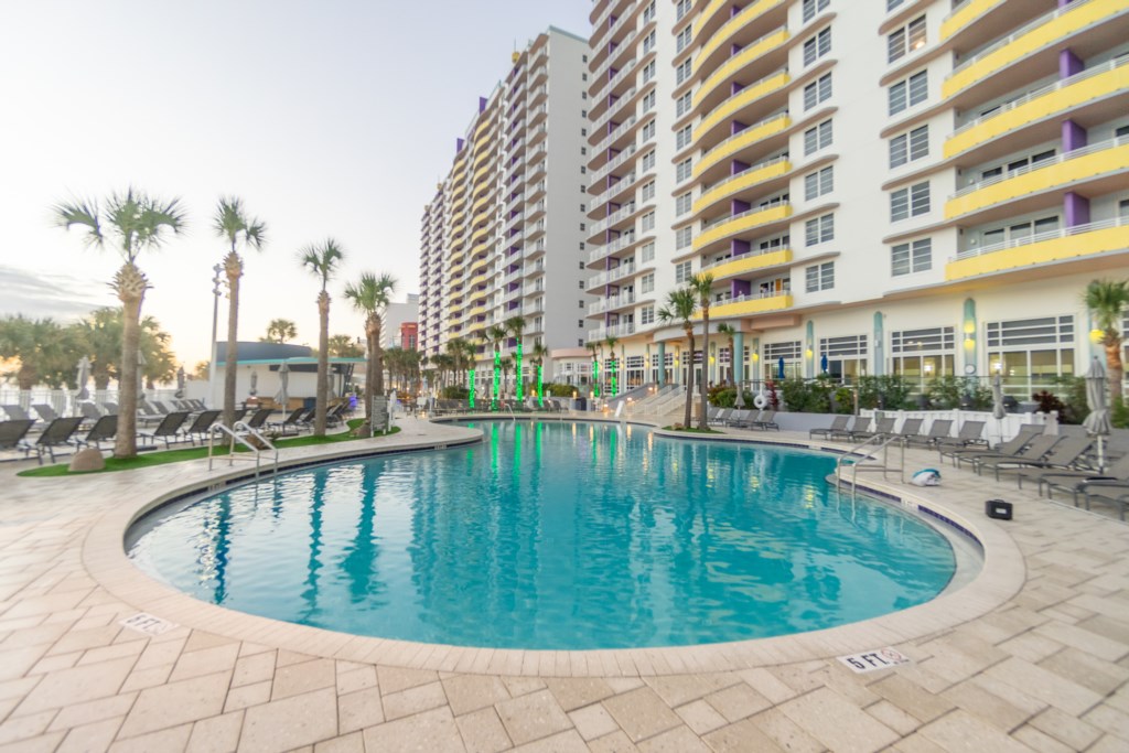 21 Club Wyndham Ocean Walk - pool (9).jpg