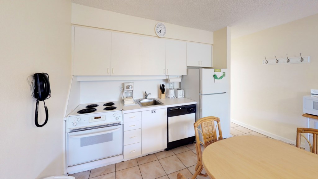 218-6600-Gulf-Drive-Holmes-Beach-FL-Kitchen(1))