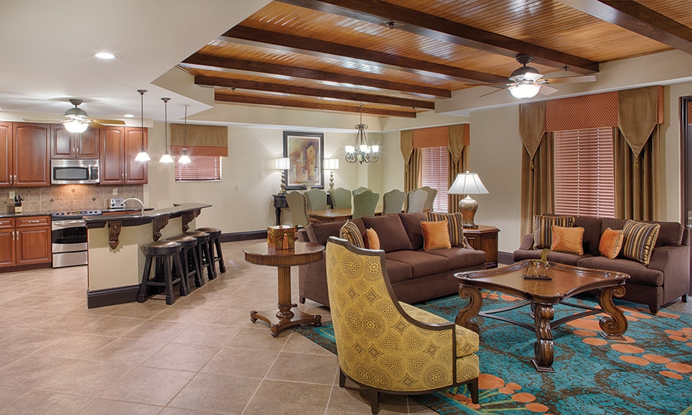 001-bonnet-creek-gallery-pres-overview-living