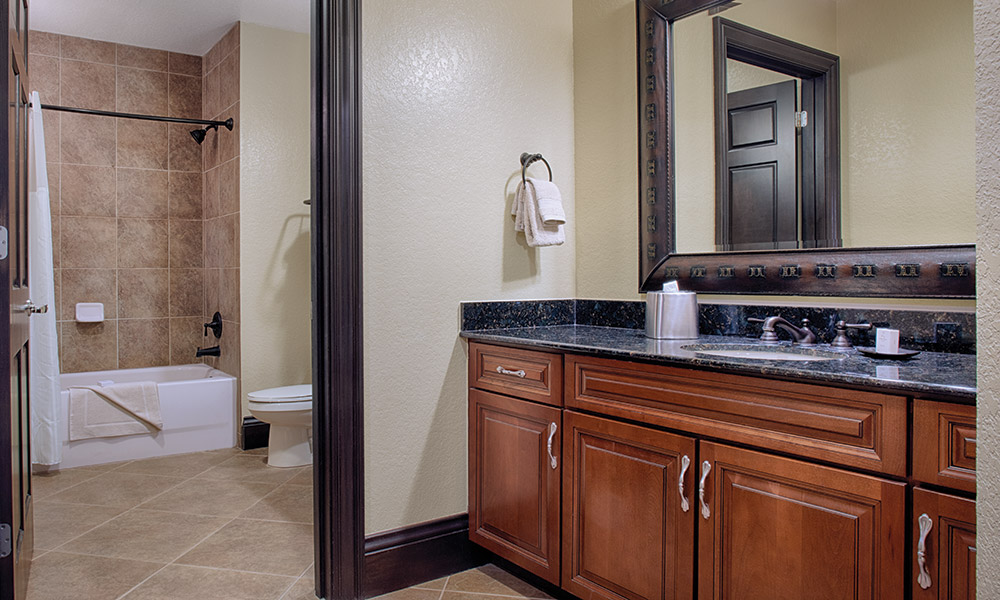 009-bonnet-creek-gallery-pres-bath