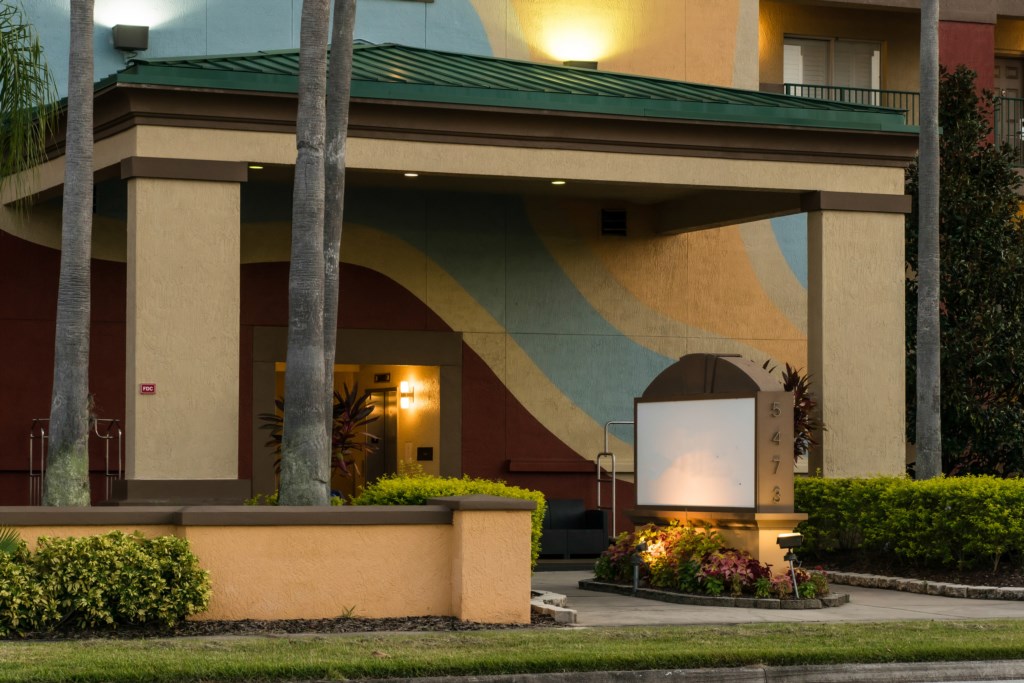 Orlando’s Sunshine Resort™_37a.jpg