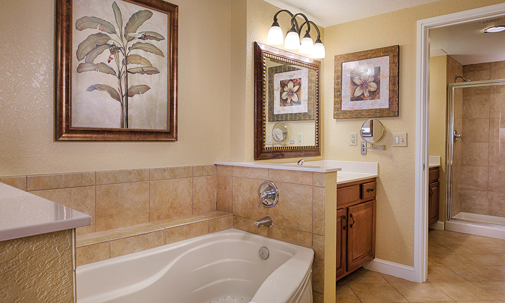 17-bonnet-creek-gallery-standard-mstr-bath.jpg