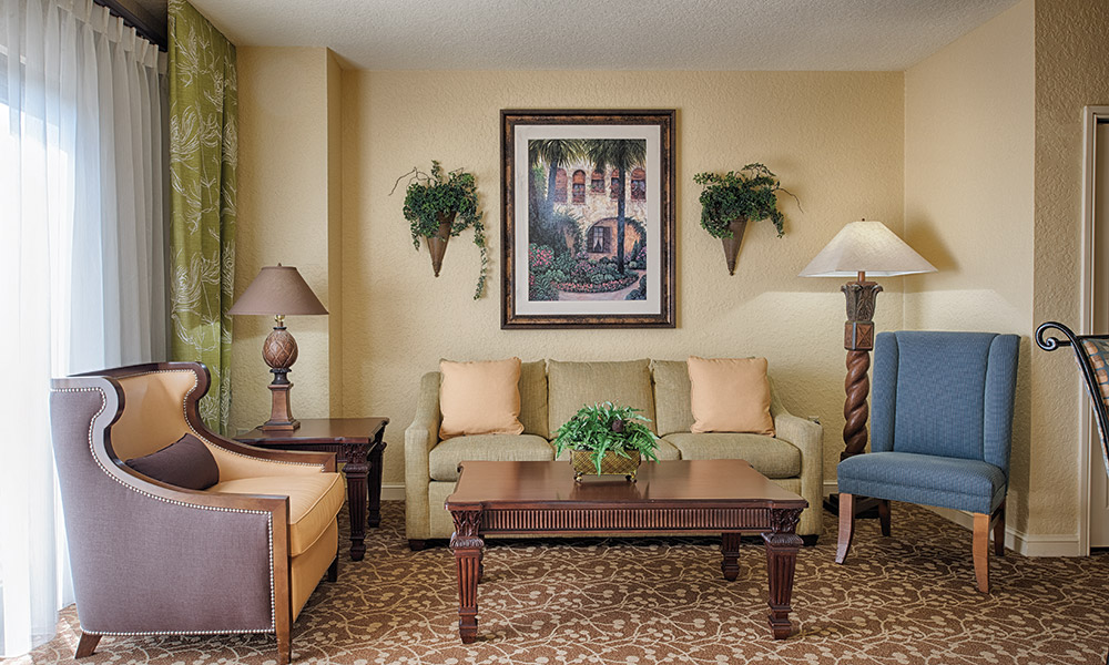 12-bonnet-creek-gallery-standard-living-alt.jpg