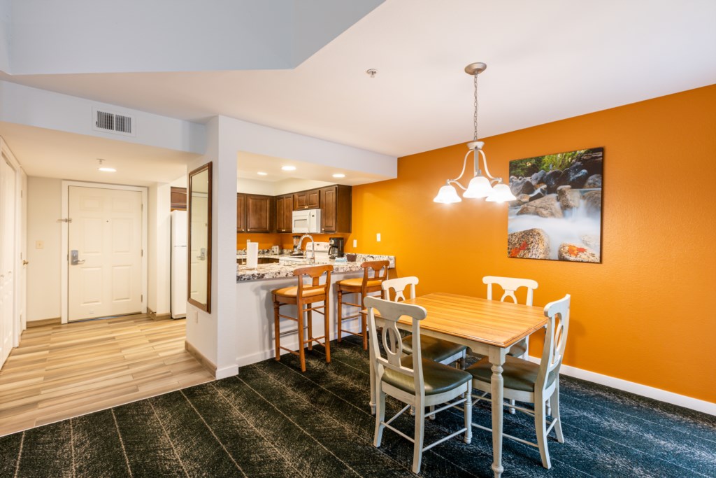 11 south shore 1 bedroom - dining area (2).jpg