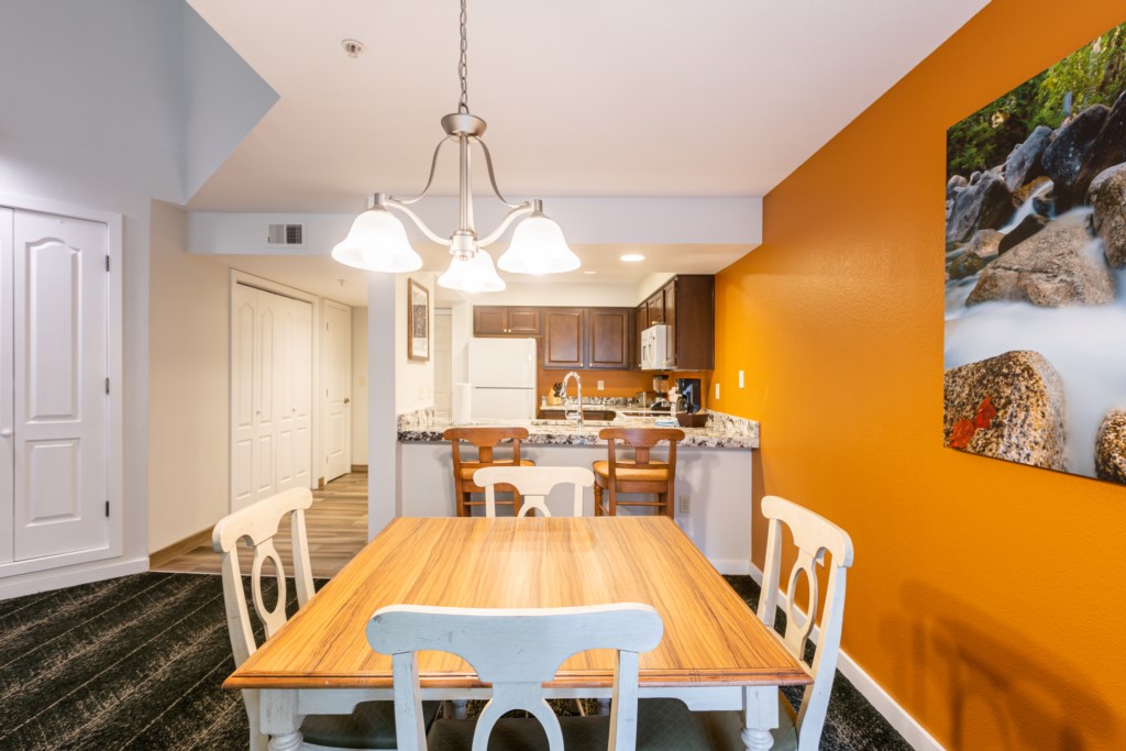 12 south shore 1 bedroom - dining area (3).jpg