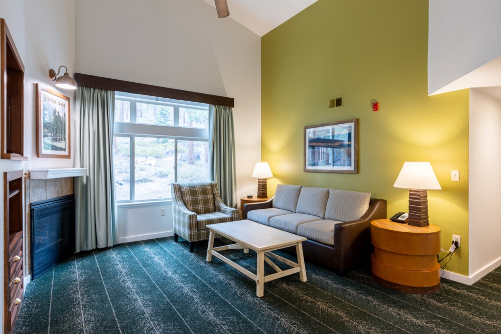 6 south shore 1 bedroom - living area (4).jpg