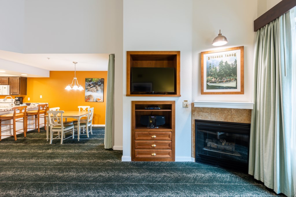 9 south shore 1 bedroom - living area (6).jpg