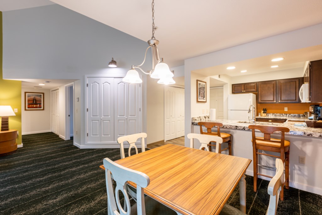 13 south shore 1 bedroom - dining area (4).jpg