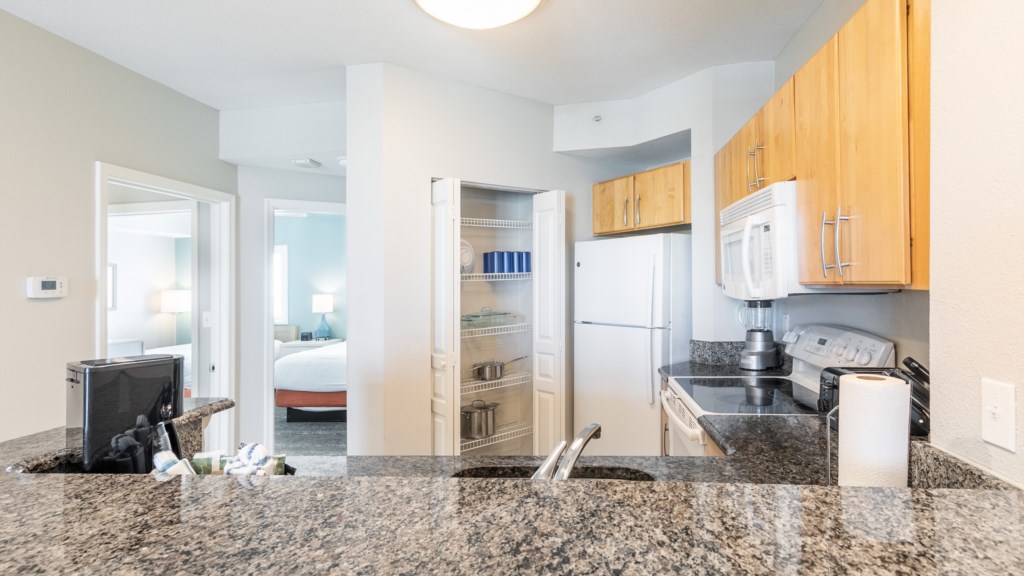 ClubWyndhamOceanBoulevard_1azkitchen-003