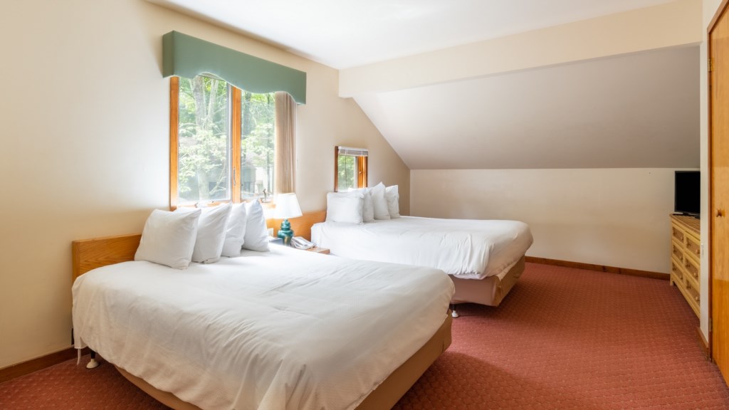 Wyndham Resorts _10bedroom-024.jpg