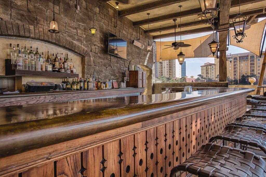 27-Bonnet_OutdoorBar2_S.jpg