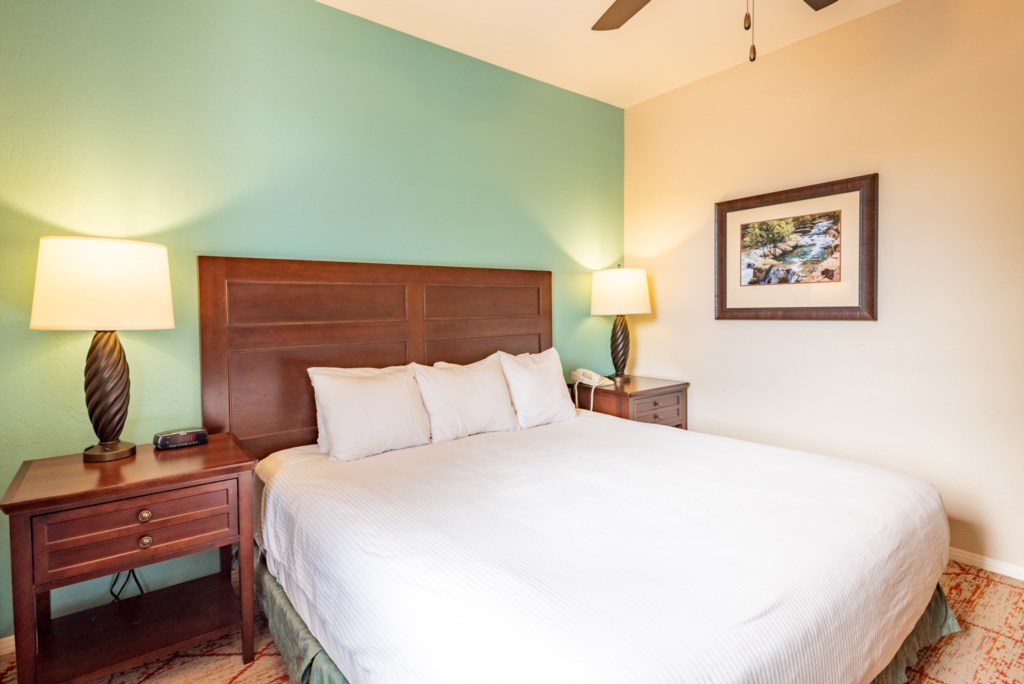 11 Club Wyndham Sedona 1 bedroom - bedroom (2).jpg