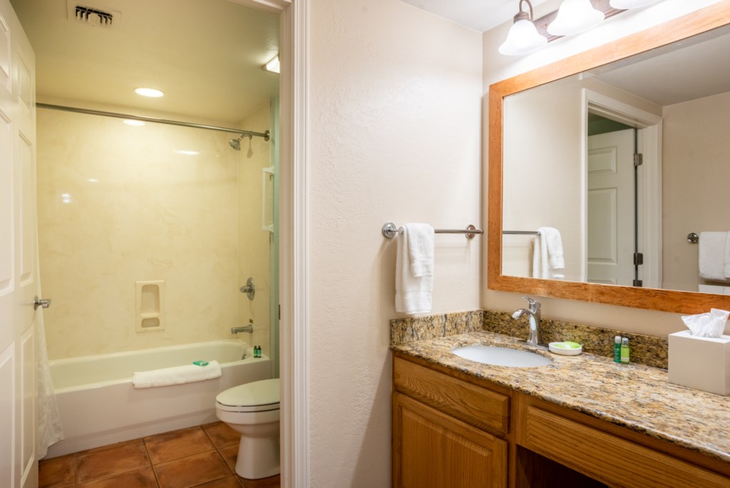 13 Club Wyndham Sedona 2 bedroom - bathroom (2).jpg
